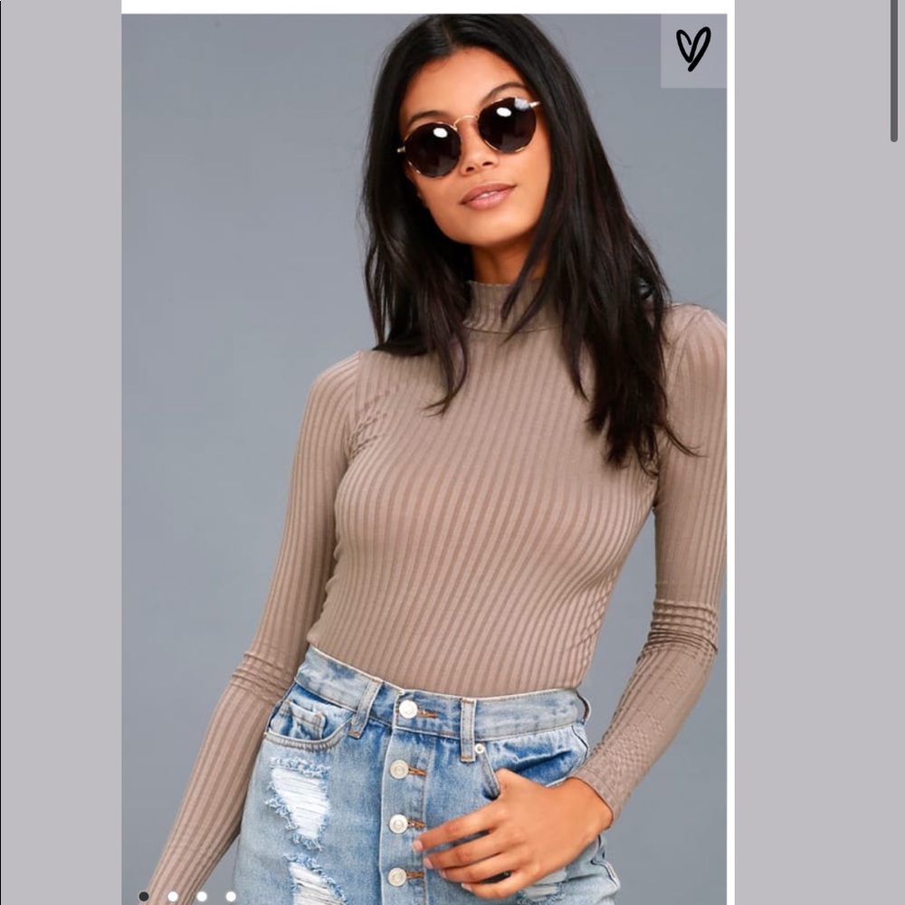 NWT Lulu’s Taupe Mock Neck Top